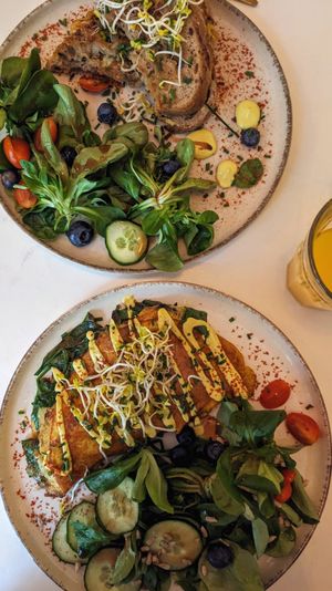 Grilled Cheese Sandwich & Omelette at Easy Peasy in Berlin