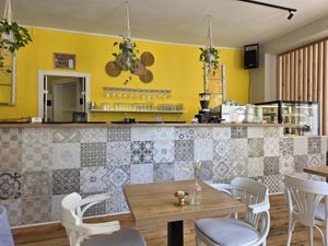 Theke at Easy Peasy in Berlin