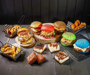 You can replace the burger for the veggie option choose between curry carrot or vegan feijoada (beans) at DARZ! in Vila Do Conde