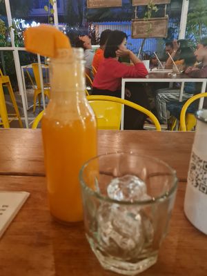 🧡 orange carrot juice 🧡 at To Be in Playa Del Carmen