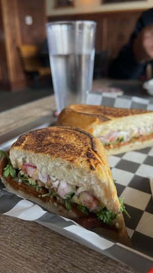The Rainier 🥪🌱🍻  at Peaks and Pints in Tacoma