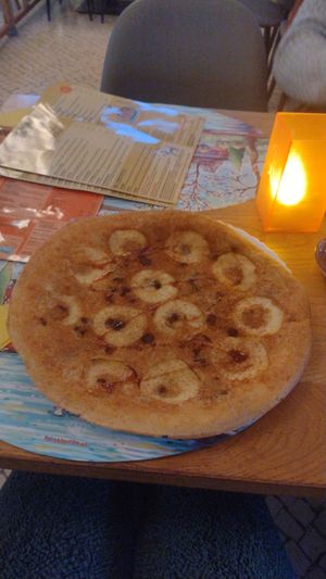 Apple, raisin and cinnamon vegan pancake at Theehuis Rhijnauwen in Bunnik