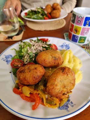 Pasteis de Bicalhau at Amora Silvestre in Castelo Branco
