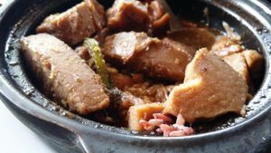 Carmelized Jackfruit Clay Pot at Blossom Vegetarian in Renton