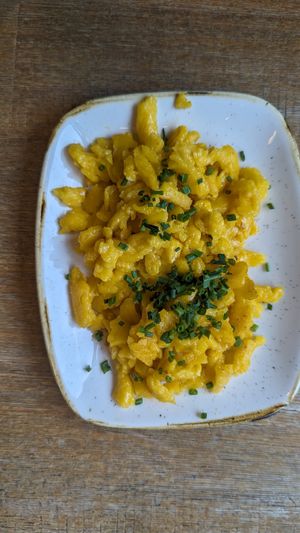 Vegan scrambled egg at Steel Vintage Bikes Café in Berlin