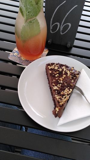 Rhabarber-Minzen-Limonade und Schokotorte! at Odins Haddeby in Busdorf