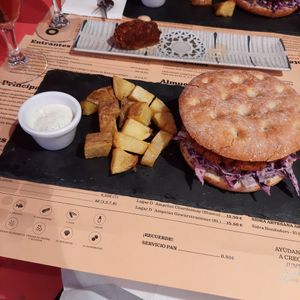 Chickpea burger (veggie) at Güenismo in Albarracin