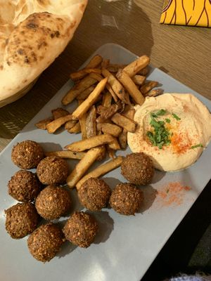 Falafel main  at Hummus Bar - Oktober in Budapest