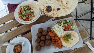  at Hummus Bar - Oktober in Budapest