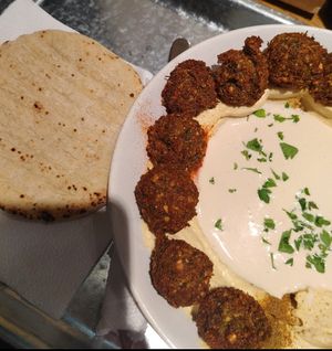  at Hummus Bar - Oktober in Budapest