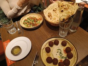  at Hummus Bar - Oktober in Budapest