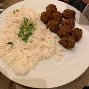 children menu with falafel and rice at Hummus Bar - Oktober in Budapest