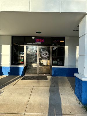 Outside view  at Maaji's Street Kitchen in St Louis