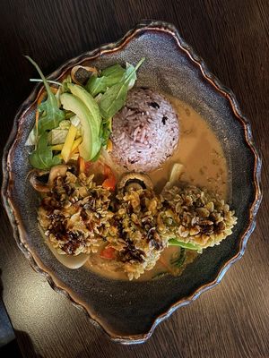 Peanut sauce, veggies and vegan shrimps (23 on the menu, 09/24)  at Mama Vegan in Berlin