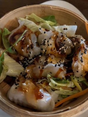 Starter. Ha Cao Chay. Steamed dumpling filled with vegetables, vegan chicken, sesame and soy sauce.  at Mama Vegan in Berlin