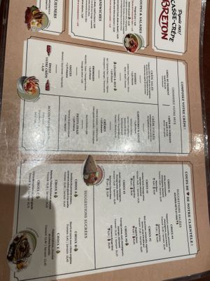 menu en français   at Le Casse-Crêpe Breton in Quebec