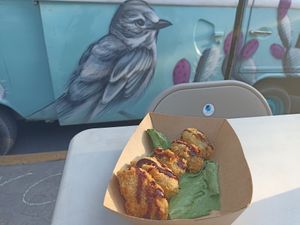 Korrokes veganos: papa, cebollin y espinaca con panko japonés.  at La Verde Morada in Monterrey