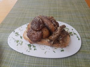 Sauteed Mushrooms with Garlic at Meu Limao in Lagos