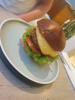 Burger at Sauce Tree Kuta in Kuta