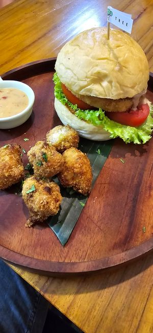 Saucetree Burger, with side of Cauli Wings at Sauce Tree Kuta in Kuta