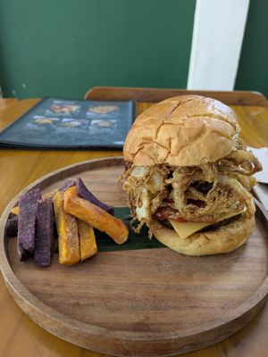 Double Cheese Burger at Sauce Tree Kuta in Kuta