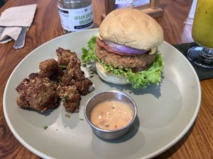 Saucetree Burger with cauliflower wings (I ate two before I thought to take a photo. They were really good, I’ve had breaded and fried mushrooms before, but cauliflower is better at Sauce Tree Kuta in Kuta
