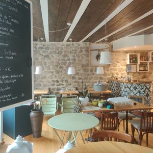  at L'Âne Têtu in Desaignes