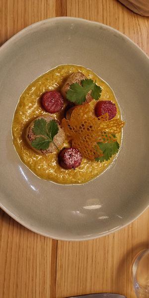 Coquille têtue beurre blanc au safran at L'Âne Têtu in Desaignes
