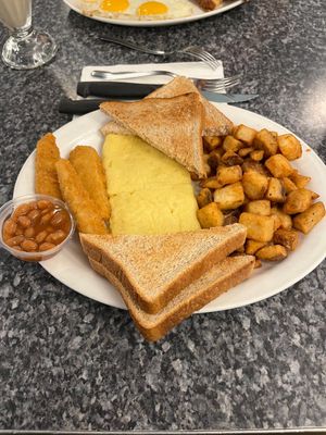 Big Zaks Breakfast at Zak's Diner in Ottawa