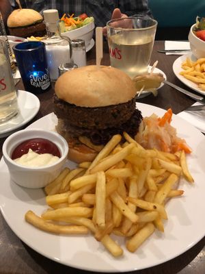 Veganer Burger - wunderbar! at Ecco in Cologne