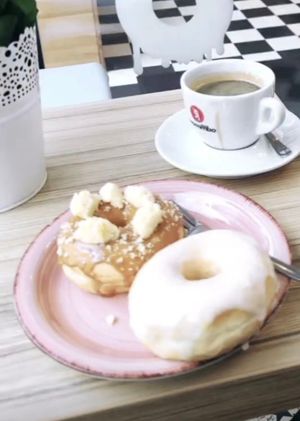  at Holy Moly Donuts & Coffee in Cologne