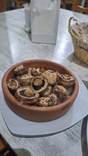 mushrooms in ketsi (clay pot) at Nektari in Tskaltubo