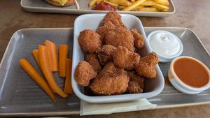 Cauliflower wings at Public House Selvä Pyy in Aekaeslompolo