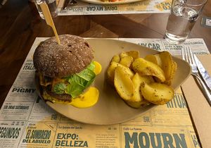 Burger Irlandesa  at Distrito Vegano Invernadero in Madrid