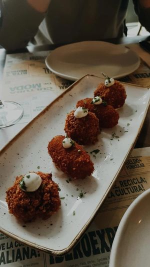 Croquetas "de la abuela". Variedad de ingredientes. Algunas de de chorizo vegano y otras de verduras. at Distrito Vegano Invernadero in Madrid