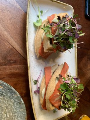 Brunch: gofre salado (bacon y queso azul) at Distrito Vegano Invernadero in Madrid