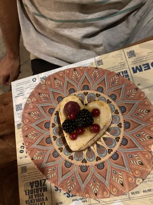 Tarta de queso💗 at Distrito Vegano Invernadero in Madrid