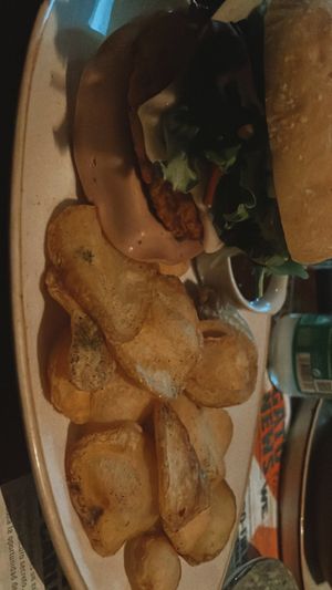 Burguer at Distrito Vegano Invernadero in Madrid