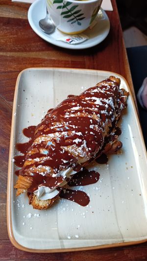 Estaba todo riquísimo!!! El lugar y el trato genial!  Me encantaría volver para probar más delicias at Distrito Vegano Invernadero in Madrid