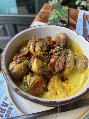 Creole Potatoes - Best Cheez sauce ever!  at Distrito Vegano Invernadero in Madrid