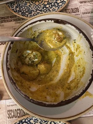 patatas criollas (volaron antes de hacer la foto)  at Distrito Vegano Invernadero in Madrid