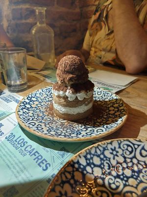 Dessert / Tiramisú at Distrito Vegano Invernadero in Madrid