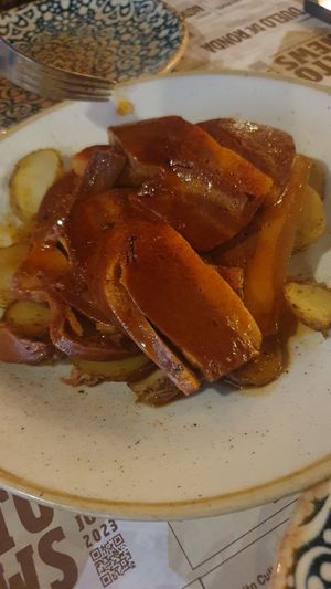 Lacón a la gallega at Distrito Vegano Invernadero in Madrid