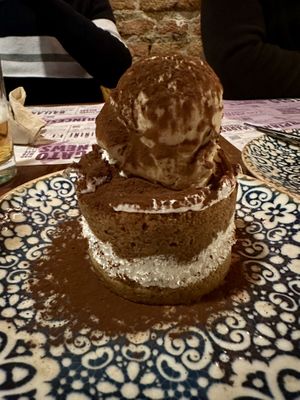 Tiramisu   at Distrito Vegano Invernadero in Madrid