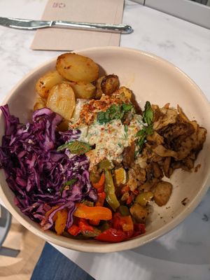 Vegan Kebap Bowl. at beets&roots - Prinzenstraße in Berlin