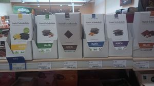 makri schokolade (nur mit datteln gesüßt) at Naturata - City in Cologne