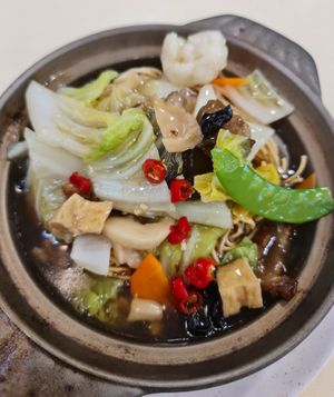 Claypot Yee Mian ~ 9/6/22 at Keat Lim Vegetarian 吉林素食 - Ang Mo Kio in Northeast Singapore