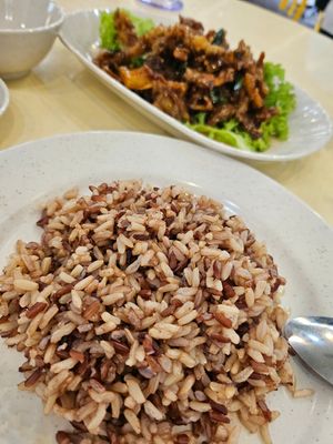 Brown rice available ~18/1/24 at Keat Lim Vegetarian 吉林素食 - Ang Mo Kio in Northeast Singapore