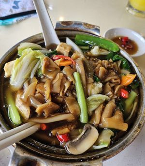 Claypot Hor Fun ~ 11/10/24 at Keat Lim Vegetarian 吉林素食 - Ang Mo Kio in Northeast Singapore