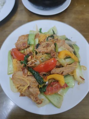 Soy chicken noodles with vegetables at Tinh Tam Vegan in Hue